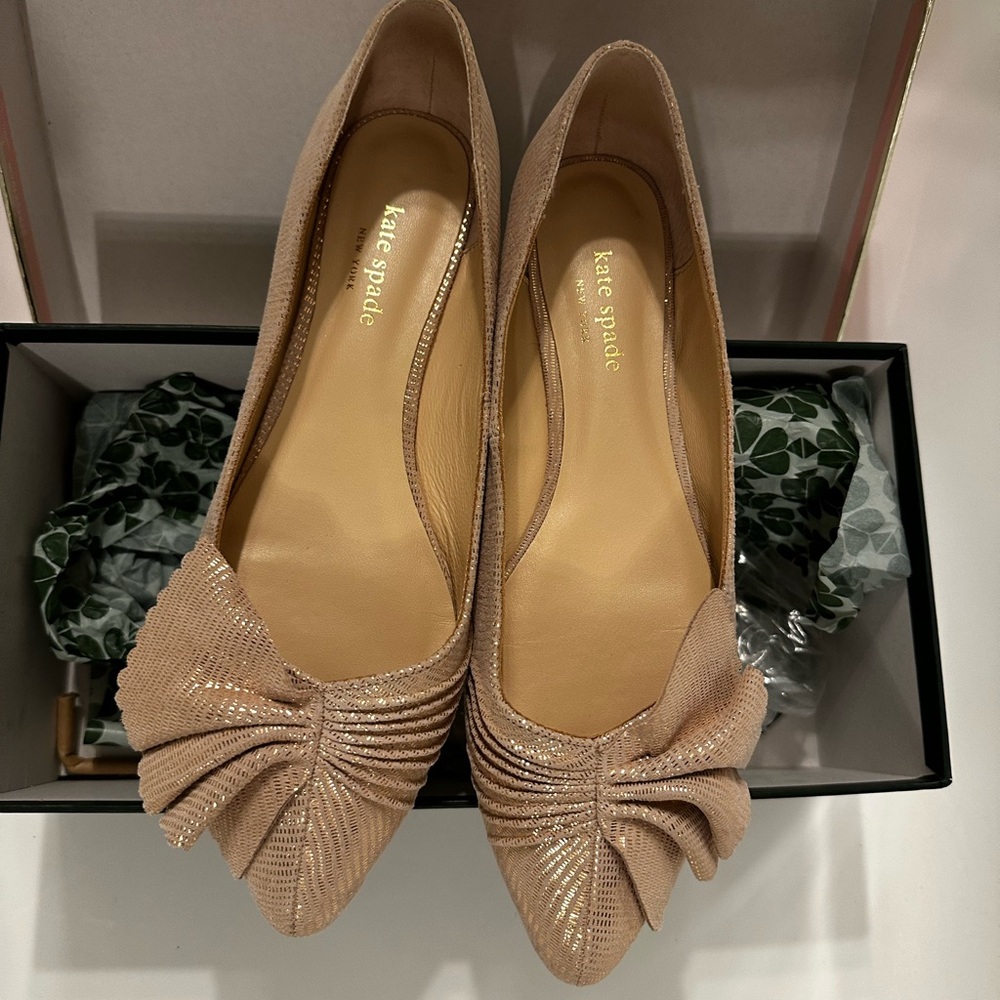 Kate Spade Woman’s Nance Flat Rose Gold  ruffle pointed toe ballet shoes SZ 8.5
